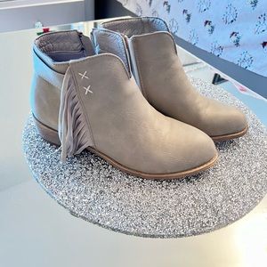 Journee Collection Taupe Ankle Booties - Size 7